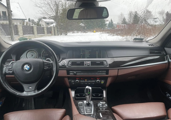 BMW Seria 5 cena 52900 przebieg: 209642, rok produkcji 2011 z Ząbki małe 211